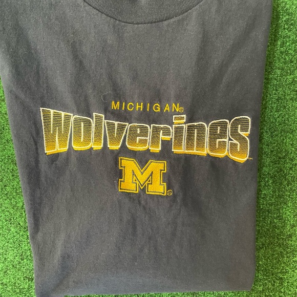 Michigan Wolverines shirt - Picture 6 of 6
